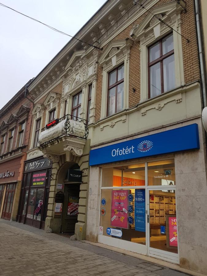 Grand Paradise Apartman Miskolc Exterior foto